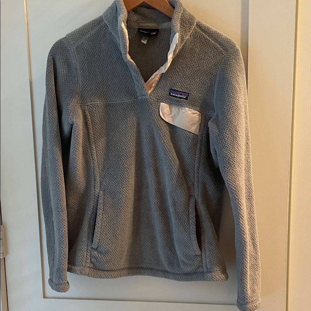 Patagonia Women's Light Gray Fleece Pullover